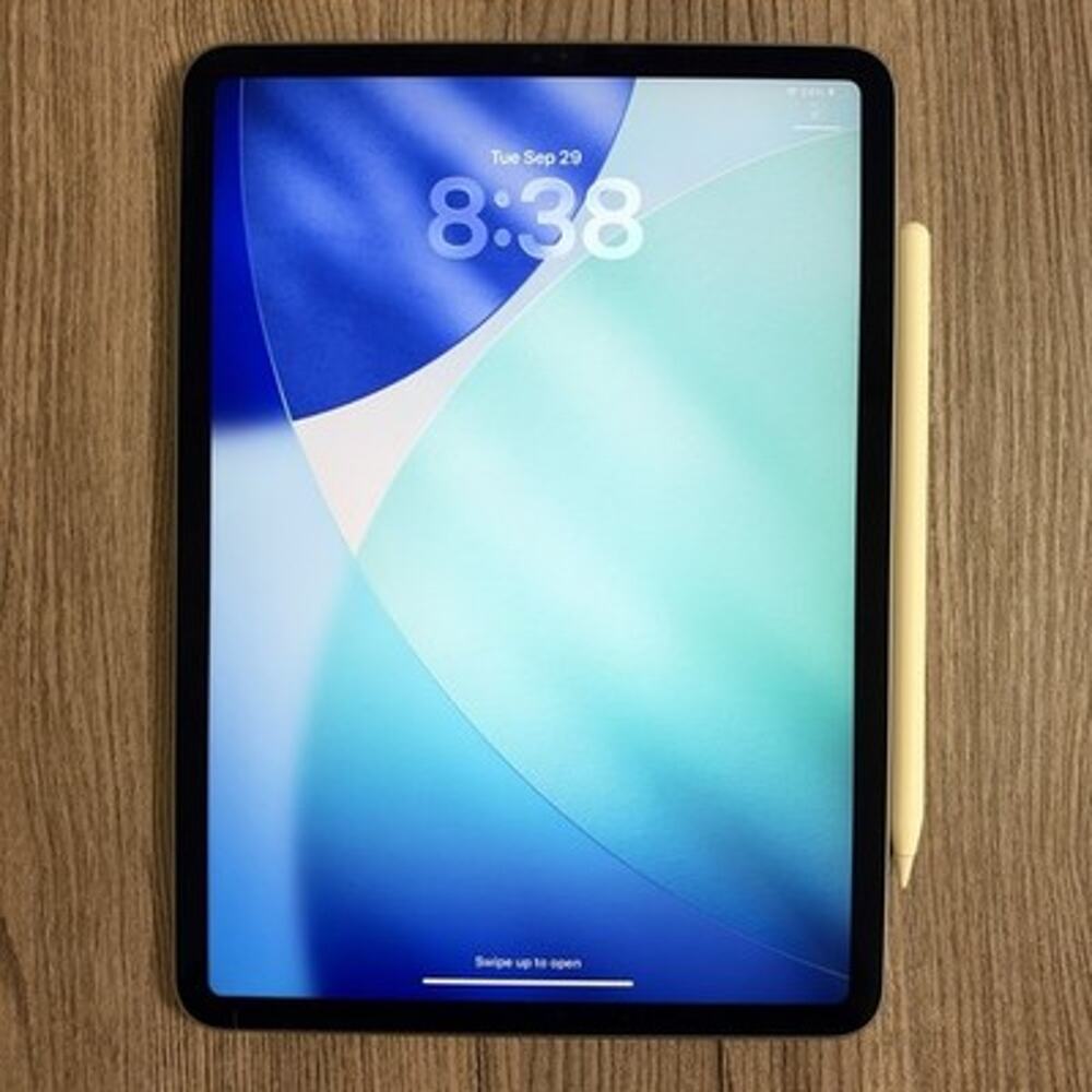 Apple iPad Pro 11-inch 3rd Gen 128GB Wi-Fi A2377 w/ Apple Pencil 2nd Gen